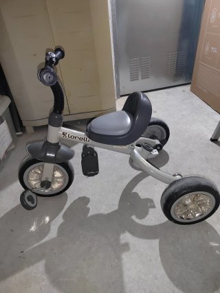 Triciclo infantil Lorelli