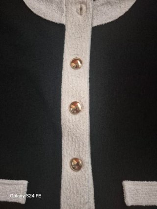 Chaqueta Zara Negra y Blanca