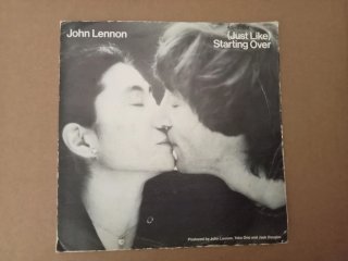 Vinilos variados. Beatles, Lennon...