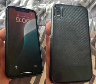 iPhone XR 64GB Negro + Funda