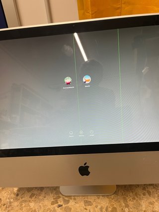 Apple iMac Gris Plata. Rayas verdes en la pantalla