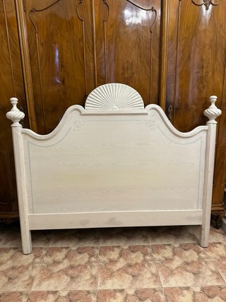 Cabezal de cama madera pátina blanca pintado a man