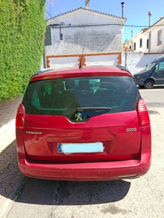 Peugeot 5008 2011