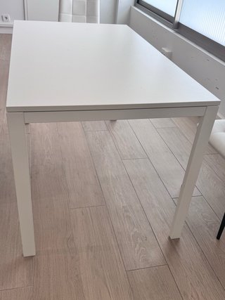 Mesa y 4 Sillas Comedor