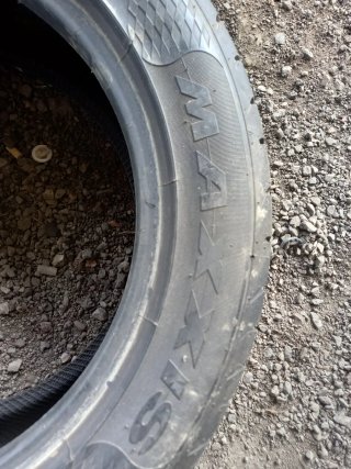 Neumáticos 215/55 ZR16 97W