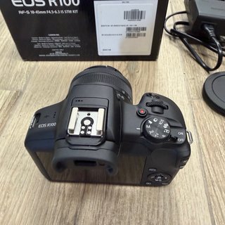 Canon r100 nuovo + scheda sandisk