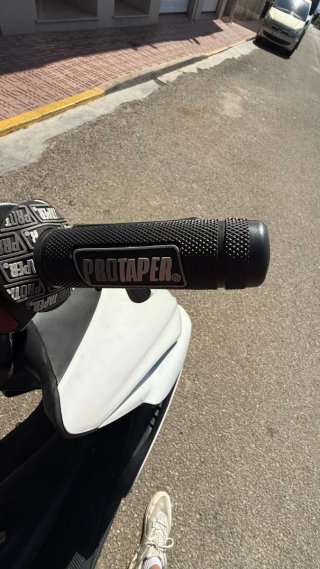 Yamaha Aerox 50cc Scooter