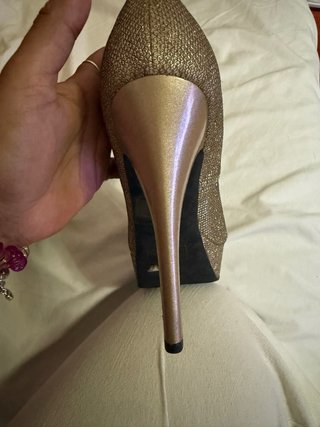 Tacones dorados talla [Talla]