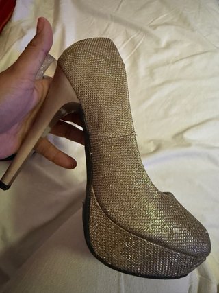 Tacones dorados talla [Talla]
