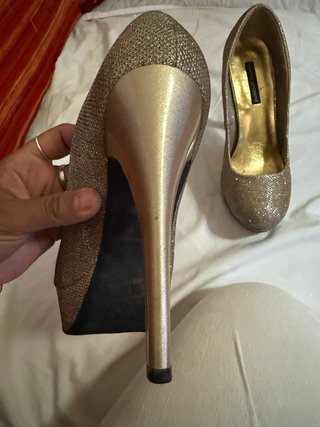 Tacones dorados talla [Talla]