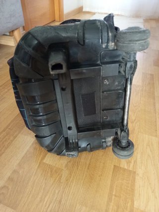 Mochila Totto con ruedas y diseño gamer