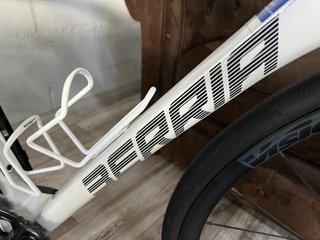 BERRIA BELADOR CARBON 105 G5301