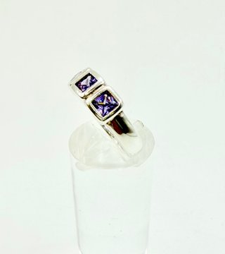 Anillo Plata 925 3 Piedras Moradas 4.90g