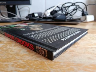 Super Crooks: El atraco