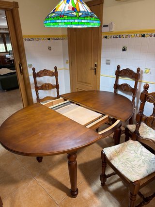 Mesa y 5 Sillas Comedor Madera