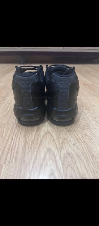 Nike Air Max 95 Negras Nuevas