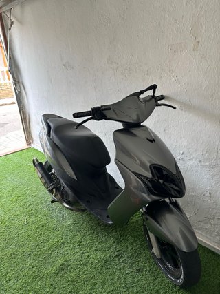 Yamaha Jog Scooter Gris