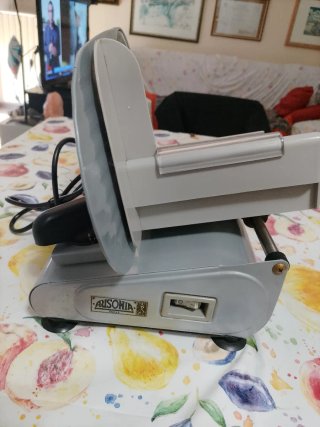 Affettatrice Ausonia Lama 22 Made in Italy