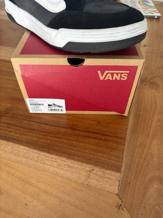 Zapatillas Vans Negras y Blancas