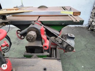 Sierra cepillo y tupi de madera