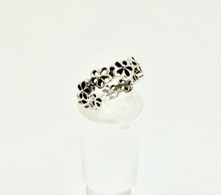 ANILLO FLORES PLATA 925. Peso 3.52g