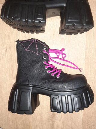 Botas estilo gótico o punk