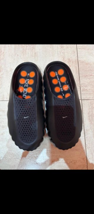 Chanclas Nike Mind 001 Negras y Naranjas