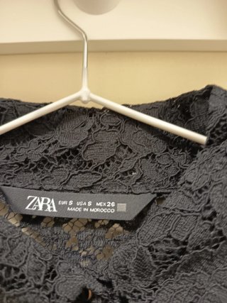 Camisa ZARA encaje negro Talla S