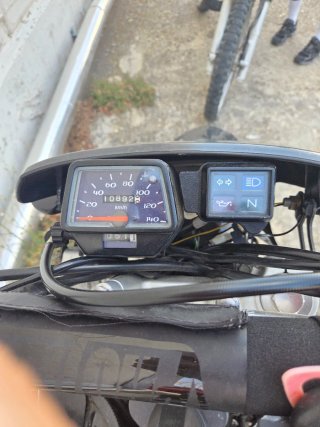 Yamaha DT 125 X Supermotard Negra y Dorada
