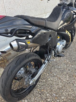 Yamaha DT 125 X Supermotard Negra y Dorada