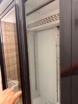 Vitrina refrigerada hasta +3 °C