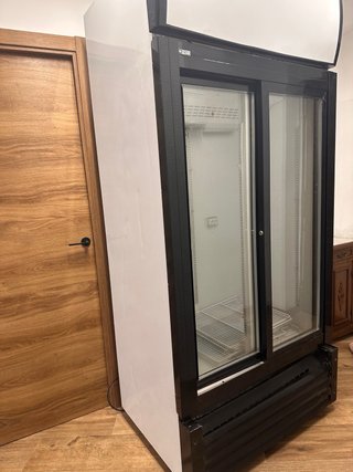 Vitrina refrigerada hasta +3 °C