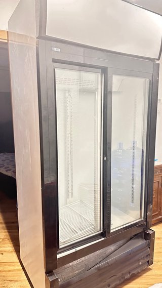 Vitrina refrigerada hasta +3 °C