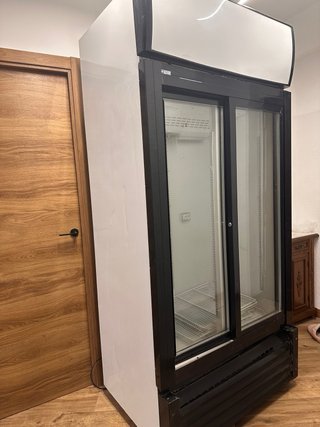 Vitrina refrigerada hasta +3 °C