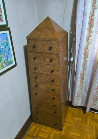 Cajonera madera maciza en pirámide comoda antigua