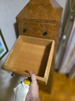 Cajonera madera maciza en pirámide comoda antigua
