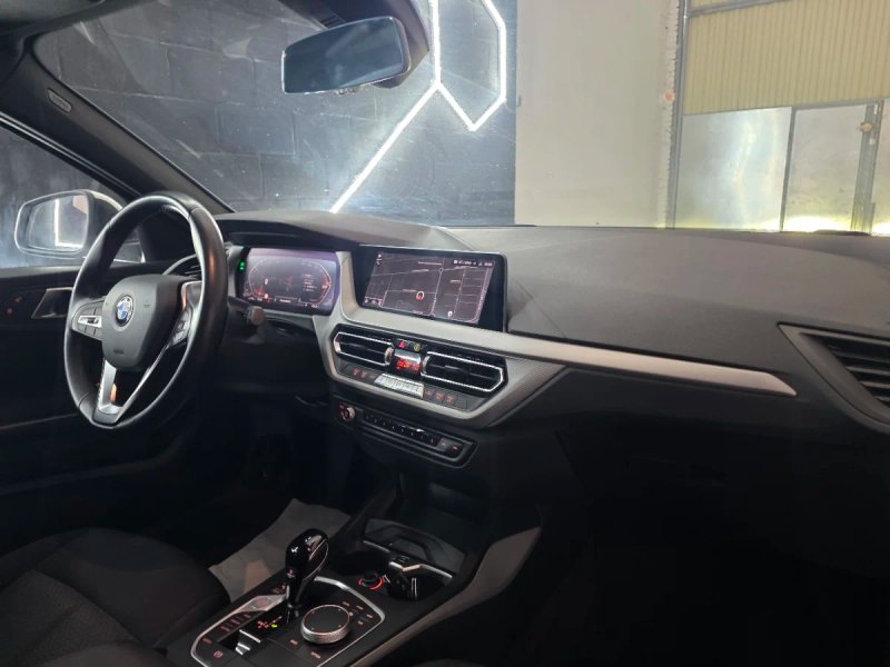 BMW Serie 1 118d (F40) 2022, foto 11