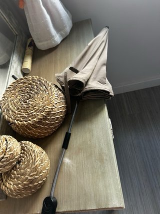 Sombrilla Bebecar para cochecito de bebé. Nueva!