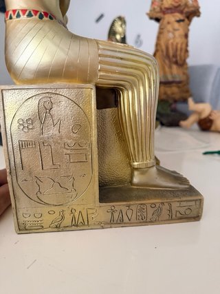 Figuras Egipcias Faraón y Diosa