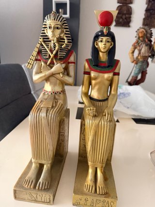 Figuras Egipcias Faraón y Diosa