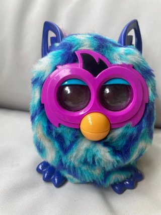 Muñeco Furby Hasbro Diseño Co