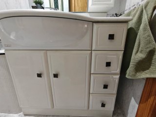 Conjunto baño completo beige y blanco