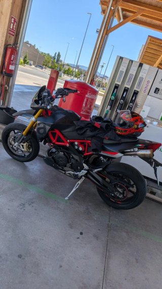Aprilia Dorsoduro 900 2020