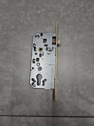 Cerradura de seguridad metálica