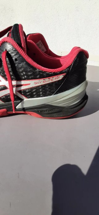 Asics Sky Elite FF Hombre Negro/Rojo