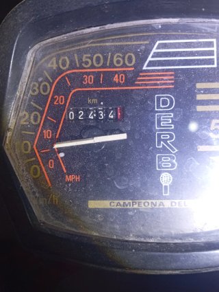 Derbi Variant Star Roja