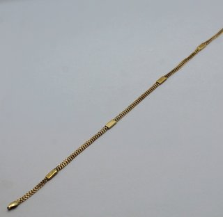Pulsera de oro de 18k. Peso: 3.56 gr.