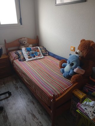 Cama infantil de madera