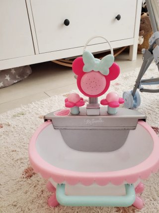 Set Bebé: Trona, Carrito y Bañera con efecto agua