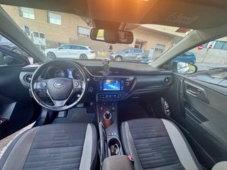 Toyota Auris hybird 2016